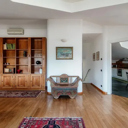 I D'a Charming Penthouse - View- Como- House-130 Mt-2 Double Bedrooms And 2 Double Bathrooms A Spacious Living Room-full Equipped Kitchen-private Garden And Terrace-private Covered Parking Como