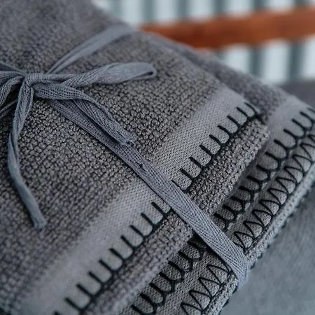 아파트 I D'a Charming Penthouse - View- Como- House-130 Mt-2 Double Bedrooms And 2 Double Bathrooms A Spacious Living Room-full Equipped Kitchen-private Garden And Terrace-private Covered Parking