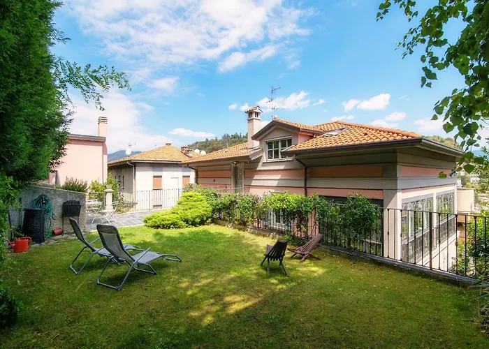 I D'a Charming Penthouse - View- Como- House-130 Mt-2 Double Bedrooms And 2 Double Bathrooms A Spacious Living Room-full Equipped Kitchen-private Garden And Terrace-private Covered Parking Daire