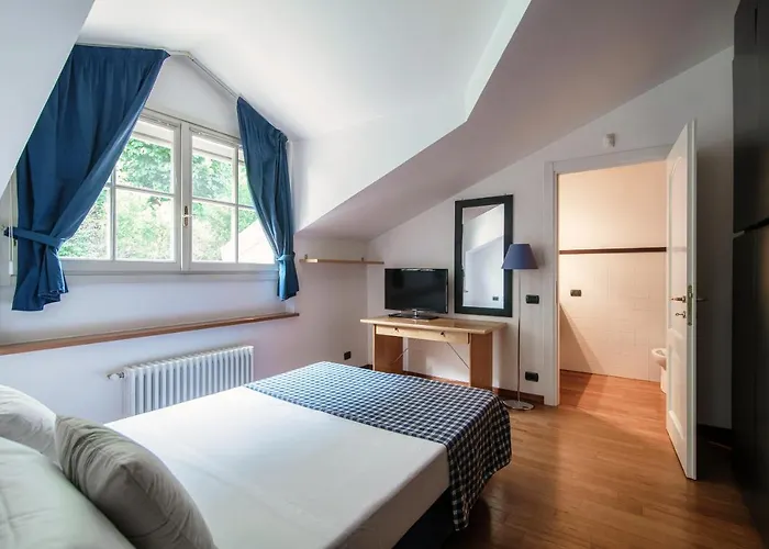 I D'a Charming Penthouse - View- Como- House-130 Mt-2 Double Bedrooms And 2 Double Bathrooms A Spacious Living Room-full Equipped Kitchen-private Garden And Terrace-private Covered Parking Como