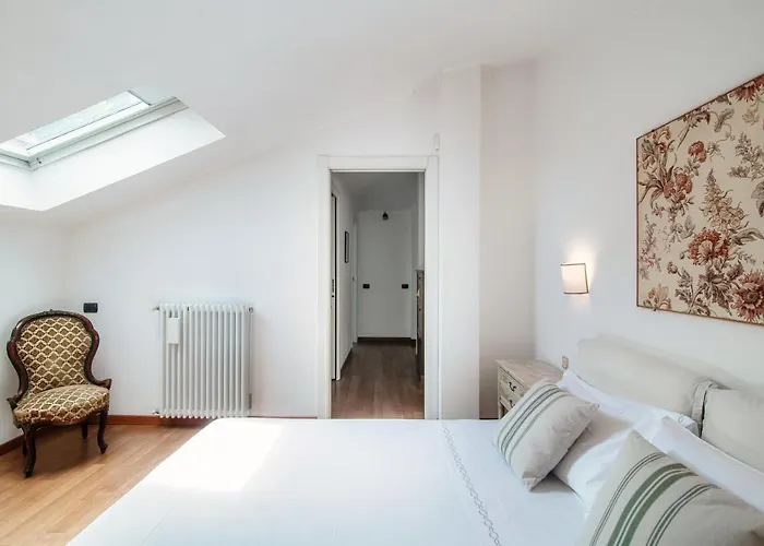 I D'a Charming Penthouse - View- Como- House-130 Mt-2 Double Bedrooms And 2 Double Bathrooms A Spacious Living Room-full Equipped Kitchen-private Garden And Terrace-private Covered Parking Daire *