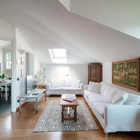 I D'a Charming Penthouse - View- Como- House-130 Mt-2 Double Bedrooms And 2 Double Bathrooms A Spacious Living Room-full Equipped Kitchen-private Garden And Terrace-private Covered Parking * Como