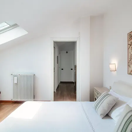 I D'a Charming Penthouse - View- Como- House-130 Mt-2 Double Bedrooms And 2 Double Bathrooms A Spacious Living Room-full Equipped Kitchen-private Garden And Terrace-private Covered Parking Apartment *