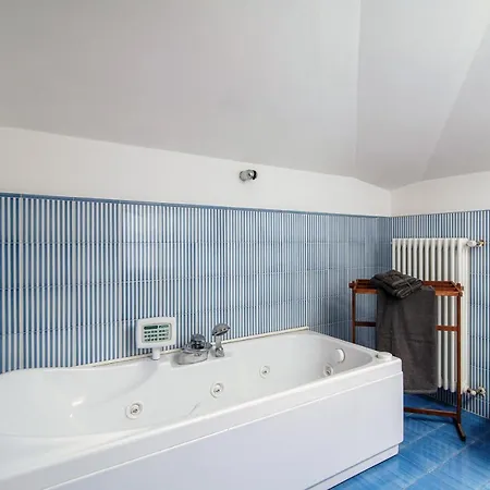 I D'a Charming Penthouse - View- Como- House-130 Mt-2 Double Bedrooms And 2 Double Bathrooms A Spacious Living Room-full Equipped Kitchen-private Garden And Terrace-private Covered Parking * كومو