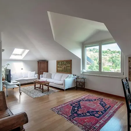 I D'a Charming Penthouse - View- Como- House-130 Mt-2 Double Bedrooms And 2 Double Bathrooms A Spacious Living Room-full Equipped Kitchen-private Garden And Terrace-private Covered Parking Appartement *