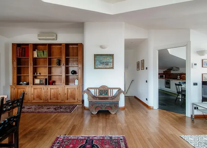 I D'a Charming Penthouse - View- Como- House-130 Mt-2 Double Bedrooms And 2 Double Bathrooms A Spacious Living Room-full Equipped Kitchen-private Garden And Terrace-private Covered Parking קומו
