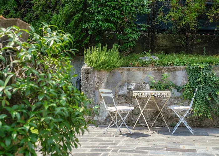 I D'a Charming Penthouse - View- Como- House-130 Mt-2 Double Bedrooms And 2 Double Bathrooms A Spacious Living Room-full Equipped Kitchen-private Garden And Terrace-private Covered Parking דירה קומו