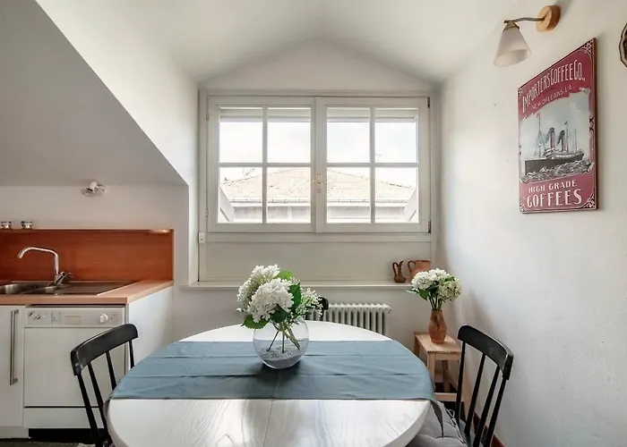 דירה I D'a Charming Penthouse - View- Como- House-130 Mt-2 Double Bedrooms And 2 Double Bathrooms A Spacious Living Room-full Equipped Kitchen-private Garden And Terrace-private Covered Parking קומו